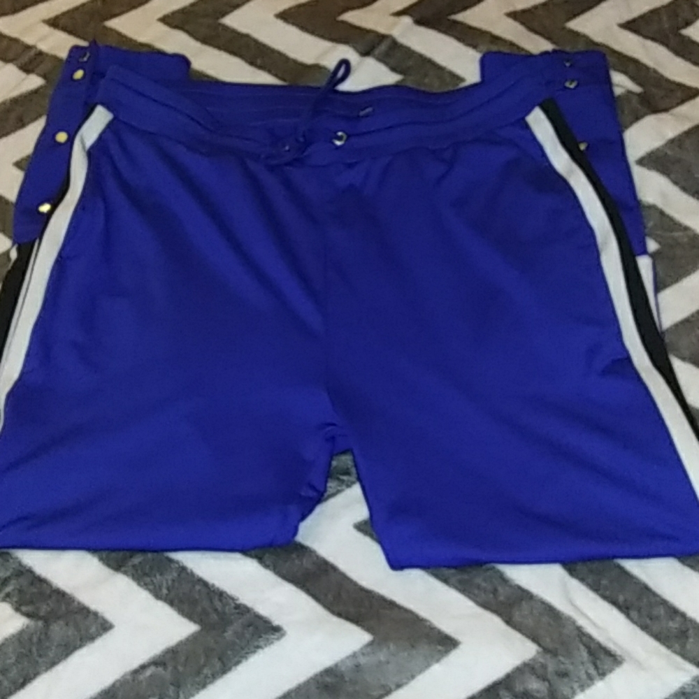 Track pants - Picture 2 of 4